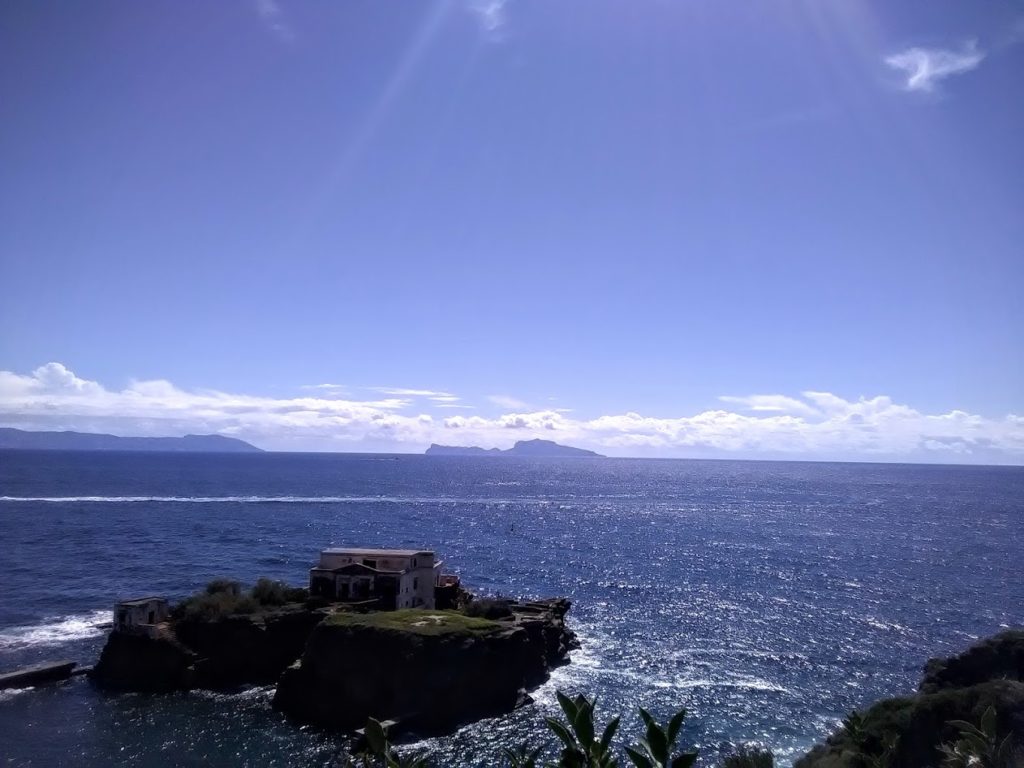 Capri dalla Gaiola, Grotte di Seiano