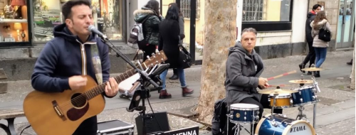 Yuri Menna, un ragazzo di Napoli in giro per il mondo (con una chitarra e un sogno)