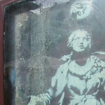 “La madonna con la pistola”, il murales di Banksy salvato da Agostino ‘o pazz [FOTO]