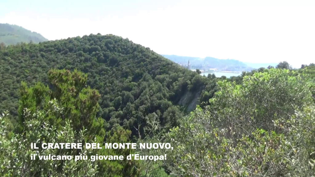 Sul cratere del Monte Nuovo a Pozzuoli, il vulcano più giovane d'Europa