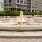 La fontana del Centro Direzionale senza acqua (da sei anni): è il futuro?