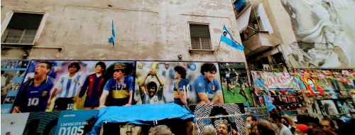 Il murales di Maradona ai Quartieri Spagnoli di Napoli: tra culto e arte [FOTO]