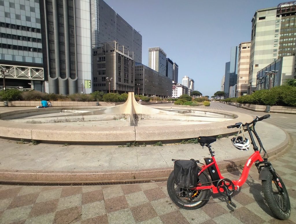 I miei primi 3000 km in ebike nel tragitto casa-lavoro (foto al Centro Direzionale di Napoli)