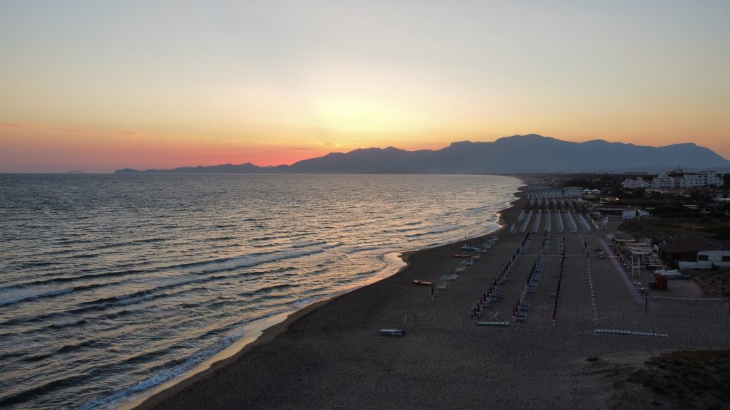 Tramonto di Baia Domizia: foto da 20 metri d'altezza