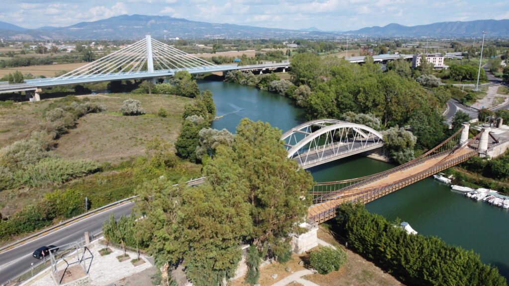 Ponte Real Ferdinando sul Garigliano ripreso dal drone
