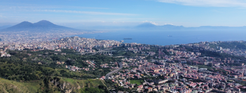 Dall’eremo dei Camaldoli, Napoli vista dal drone [FOTO]