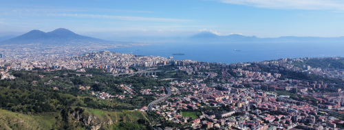 Italiano: Napoli, quartiere di Fuorigrotta, veduta dalla collina