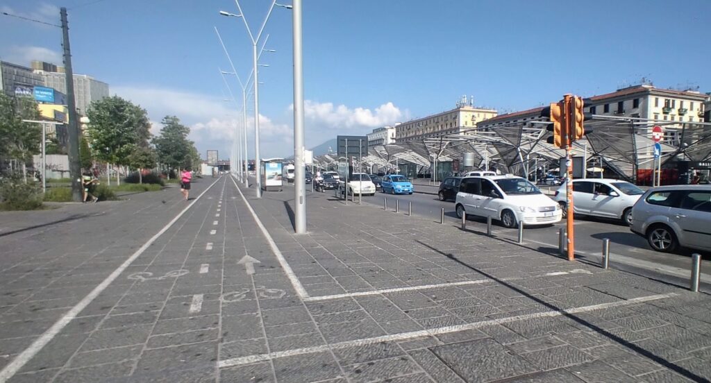 Corsia ciclabile di piazza Garibaldi: un sogno spezzato